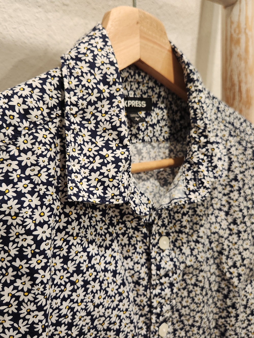 Express Men’s || Floral Button-Up Shirt